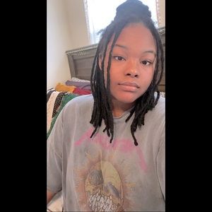 Meet your Posher, Hippie